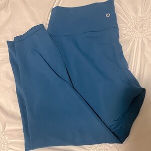 Lululemon Wunder Train High-Rise
Tight 25" capri
Size 16